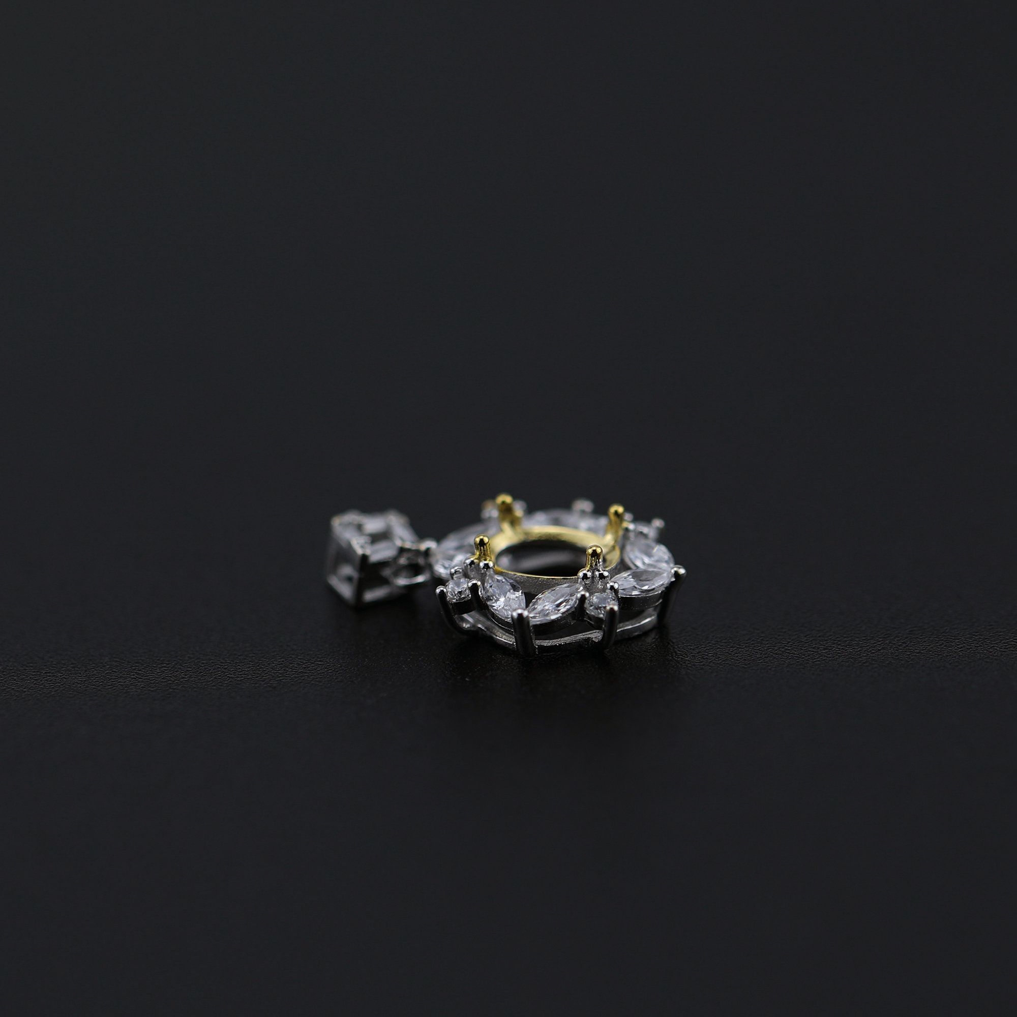 1Pcs 6x8MM Flower Oval Prong Bezel Gold Plated Solid 925 Sterling Silver Pendant Blank Settings for Moissanite Gemstone 1421121 - Click Image to Close